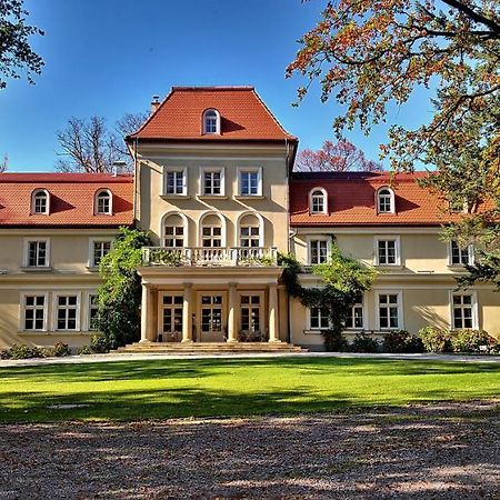 Dwor Sierakow Hotell Eksteriør bilde