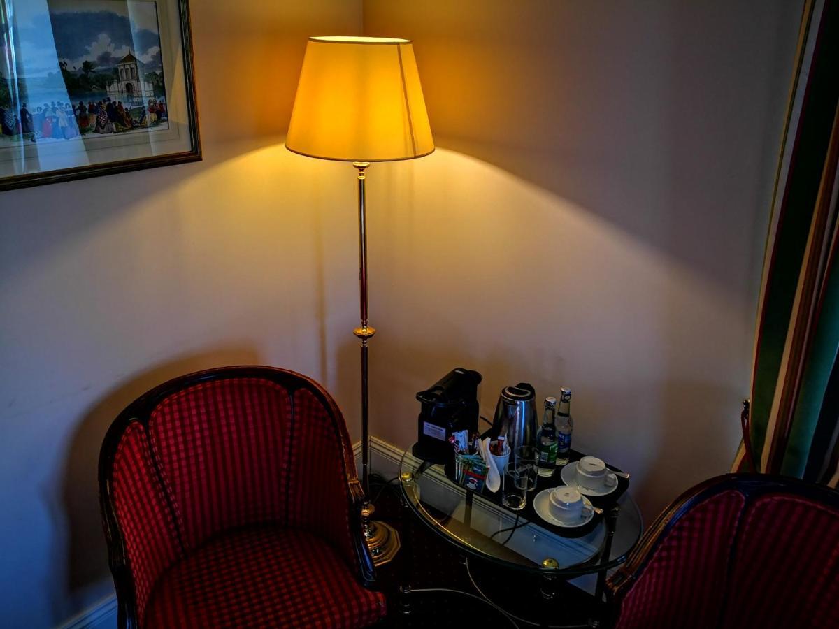 Dwor Sierakow Hotell Eksteriør bilde