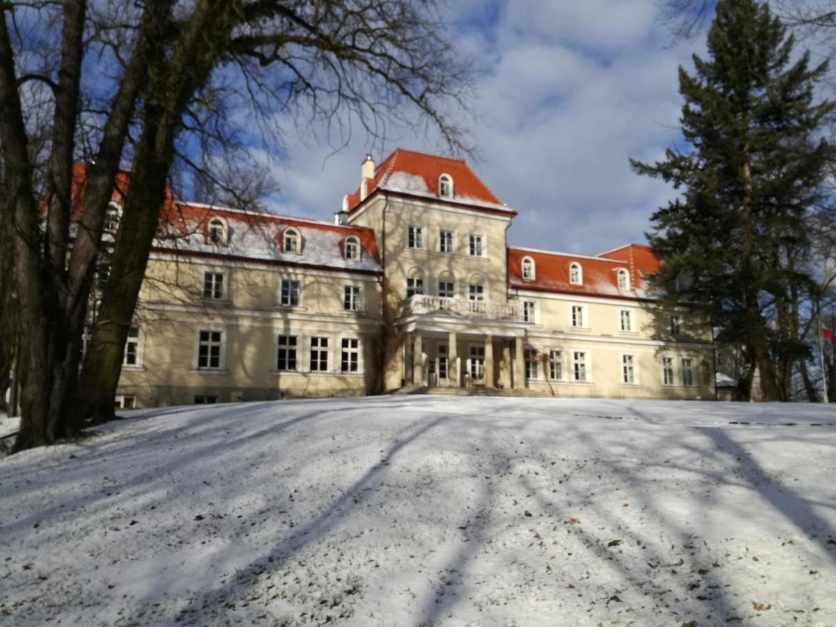 Dwor Sierakow Hotell Eksteriør bilde