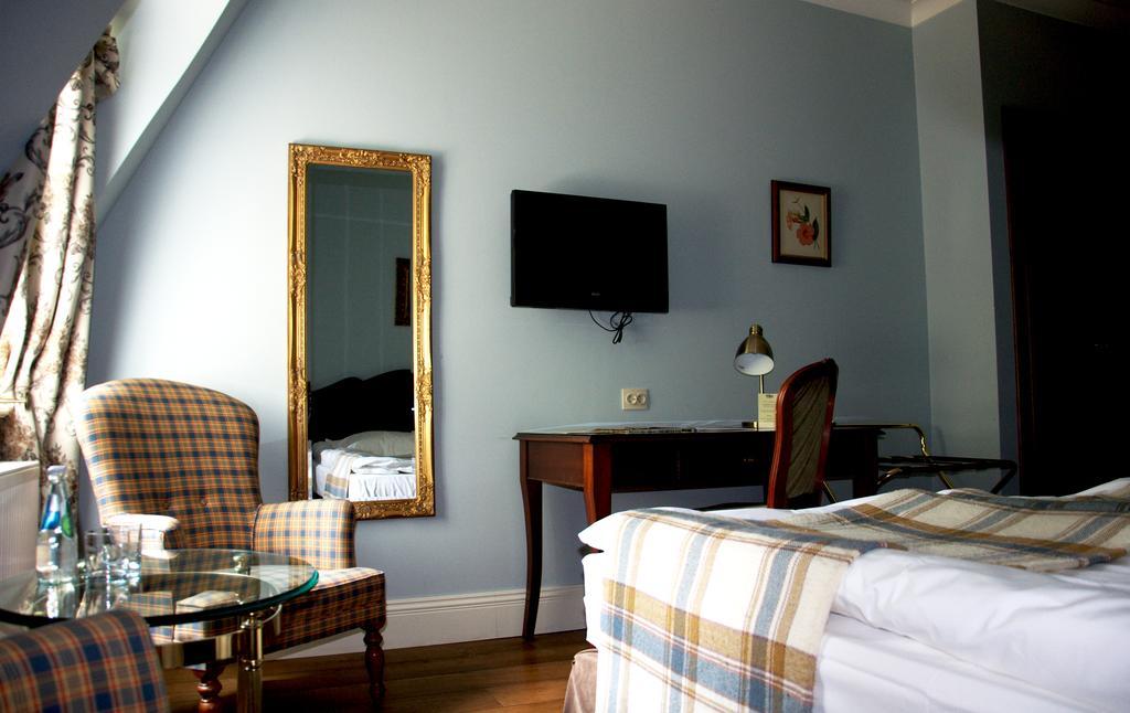 Dwor Sierakow Hotell Eksteriør bilde