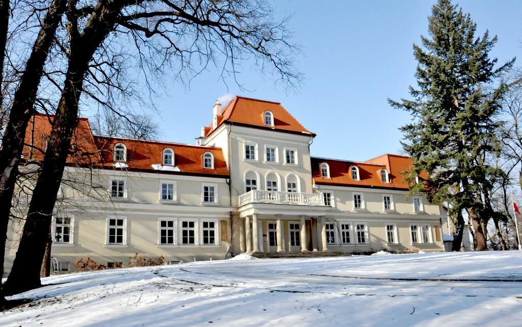 Dwor Sierakow Hotell Eksteriør bilde